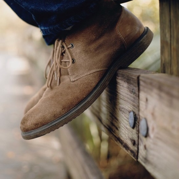 frye suede chukka